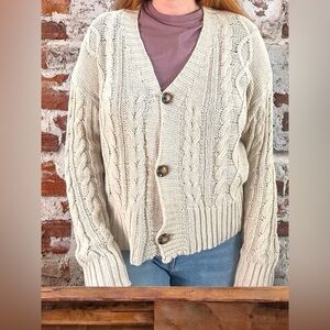 Glam Brand M Cream Cable Knit sweater